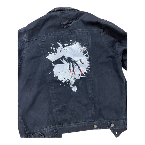 DESIGN CLOTHES FOR JESUS - DISTRESSED JEAN JACKET - SIZE MEDIUM - Picture 2 of 2